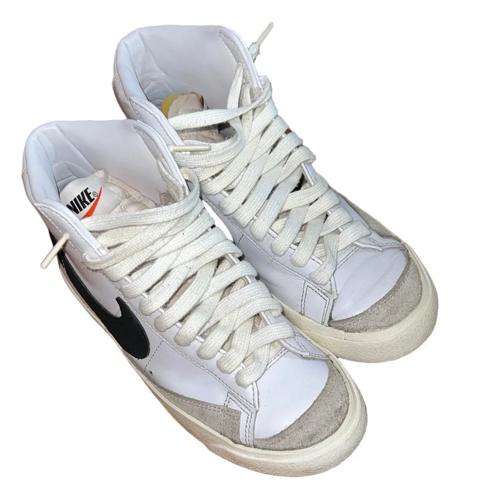 Nike Blazer Mid 77 Shoes White w/Black Swoosh Vintage Retro Style  Size 6